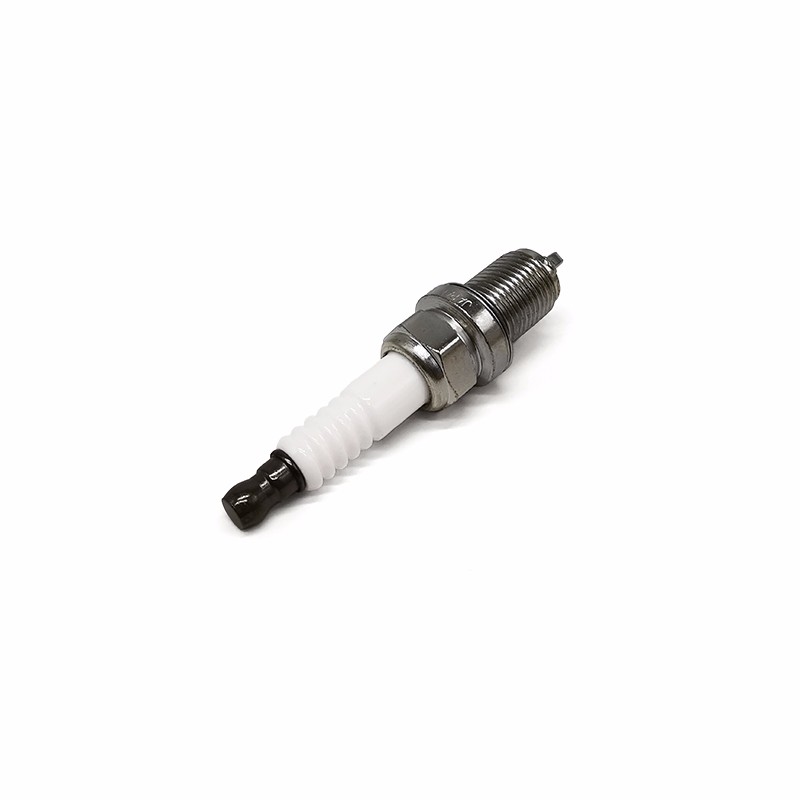 Q20P-U spark plug  Q20PU for cars  C180 1.8L L4 Turbocharged DOHC Original